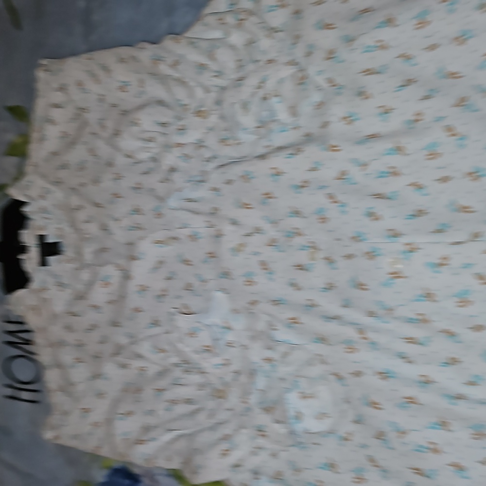 New, Ann Taylor, Leafed Ruffle Button Top